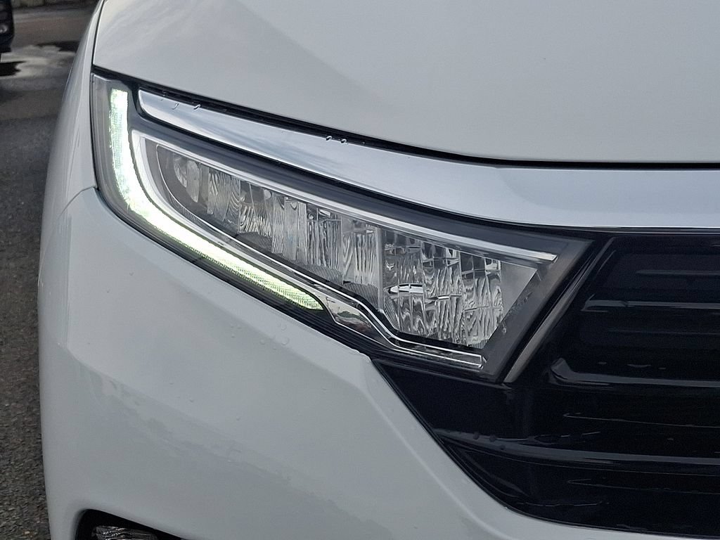Used 2023 Honda Odyssey Elite image 9