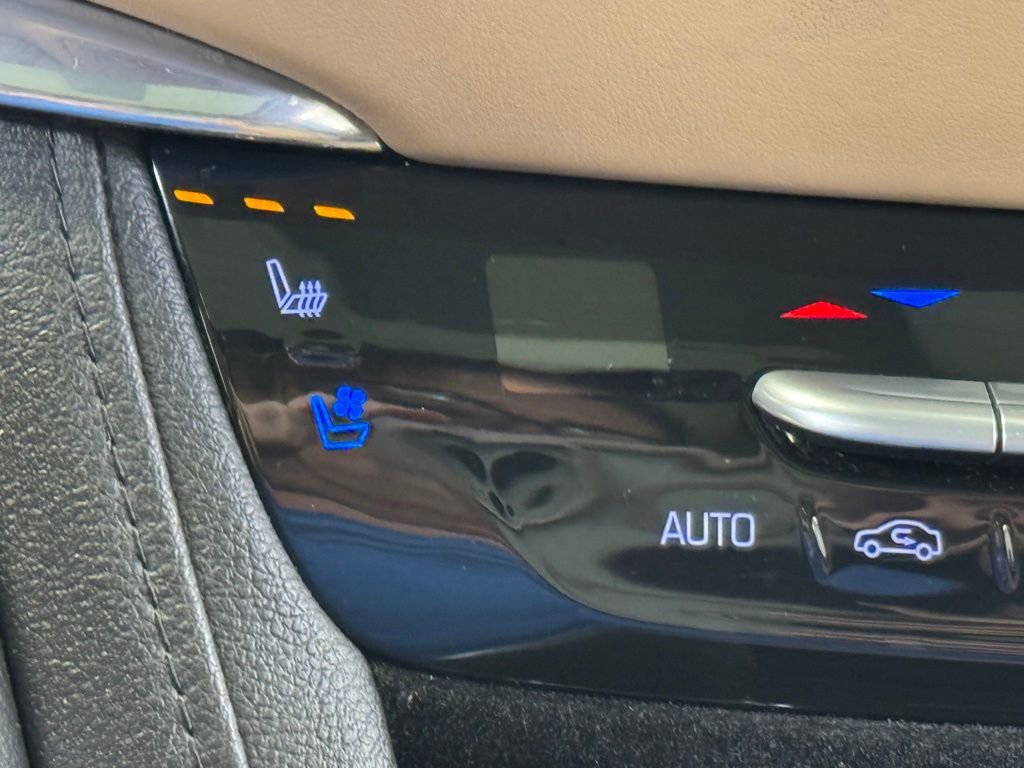 Used 2017 Cadillac XT5 Platinum w/ Driver Assist Package image 43