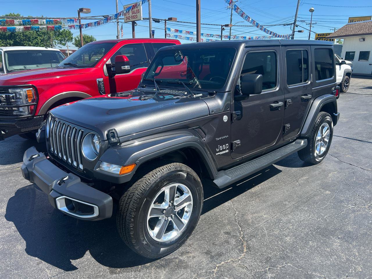 Used 2020 Jeep Wrangler Unlimited Sahara AWD/4WD image 2