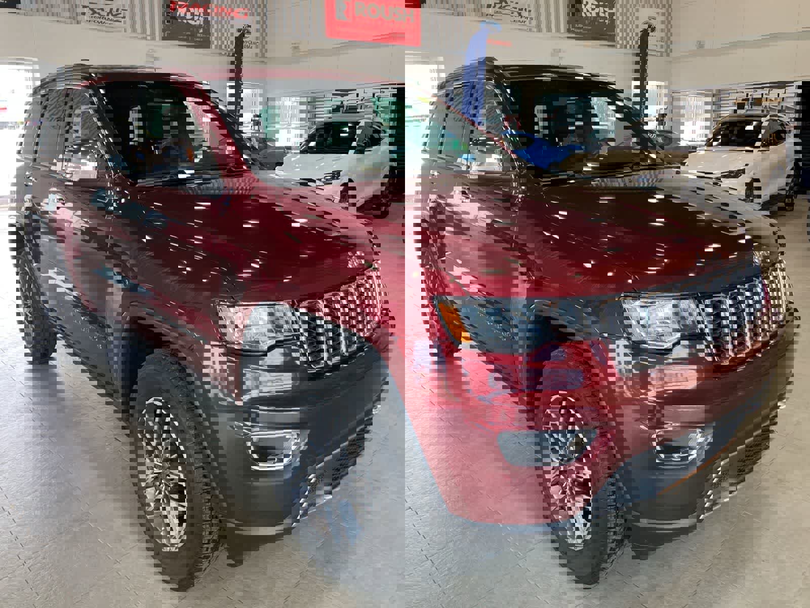 Used 2019 Jeep Grand Cherokee Limited image 3