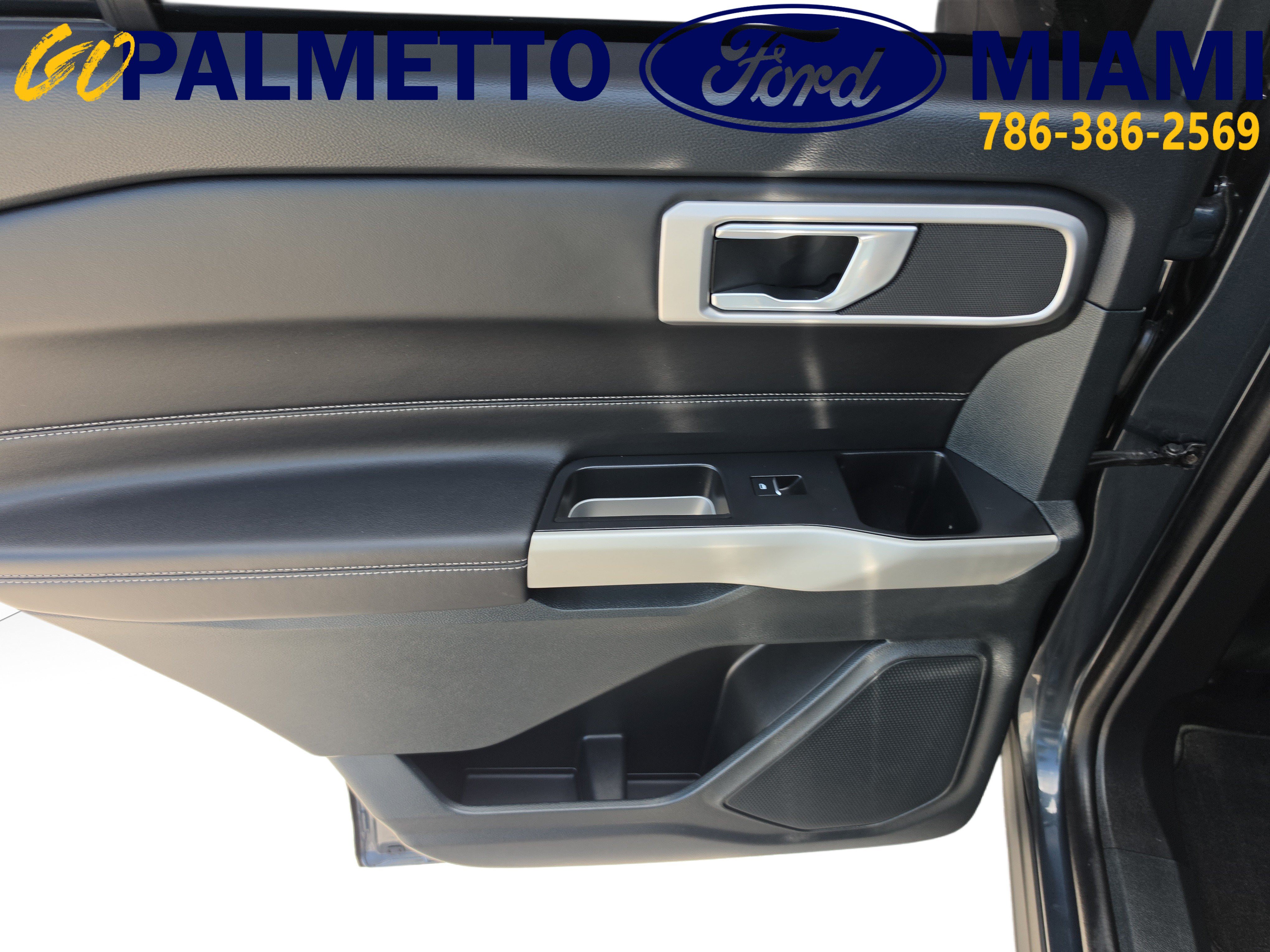 Used 2023 Ford Explorer XLT w/ Equipment Group 202A RWD image 11