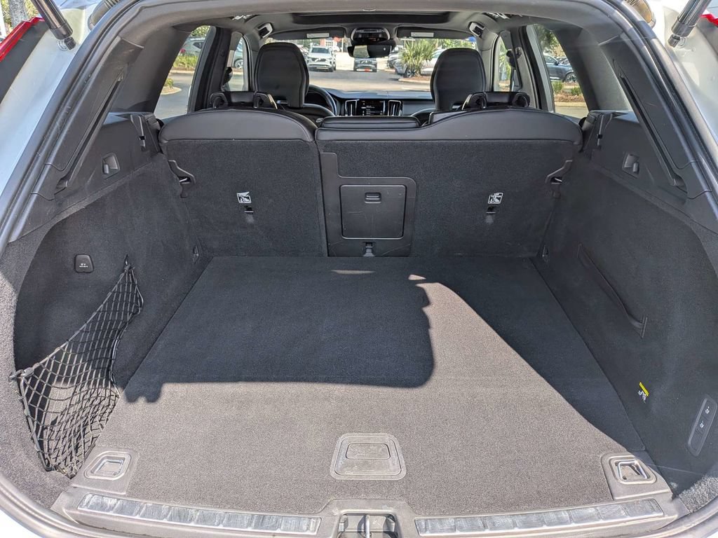 Used 2019 Volvo XC60 T8 R-Design w/ Protection Package Premier AWD/4WD image 17