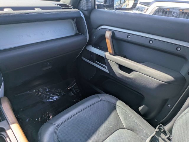 Used 2023 Land Rover Defender 110 SE AWD/4WD image 15