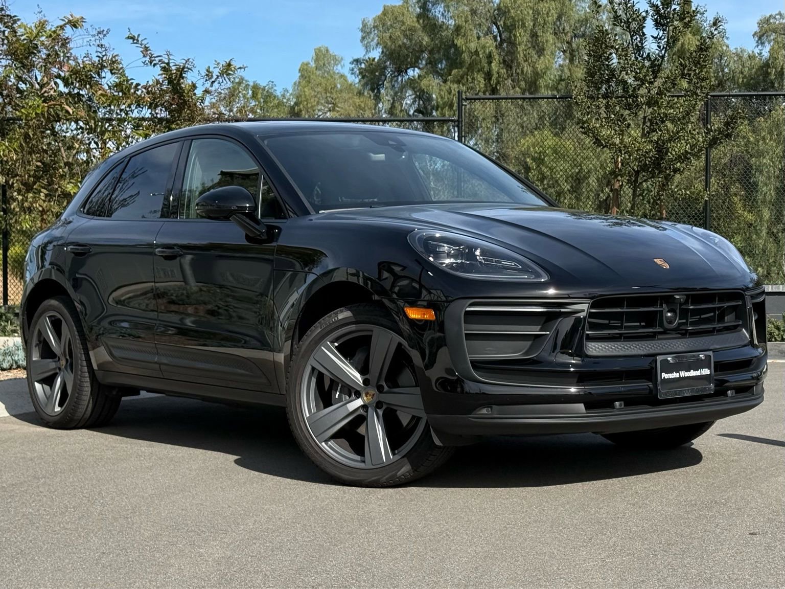 Used 2025 Porsche Macan image 9