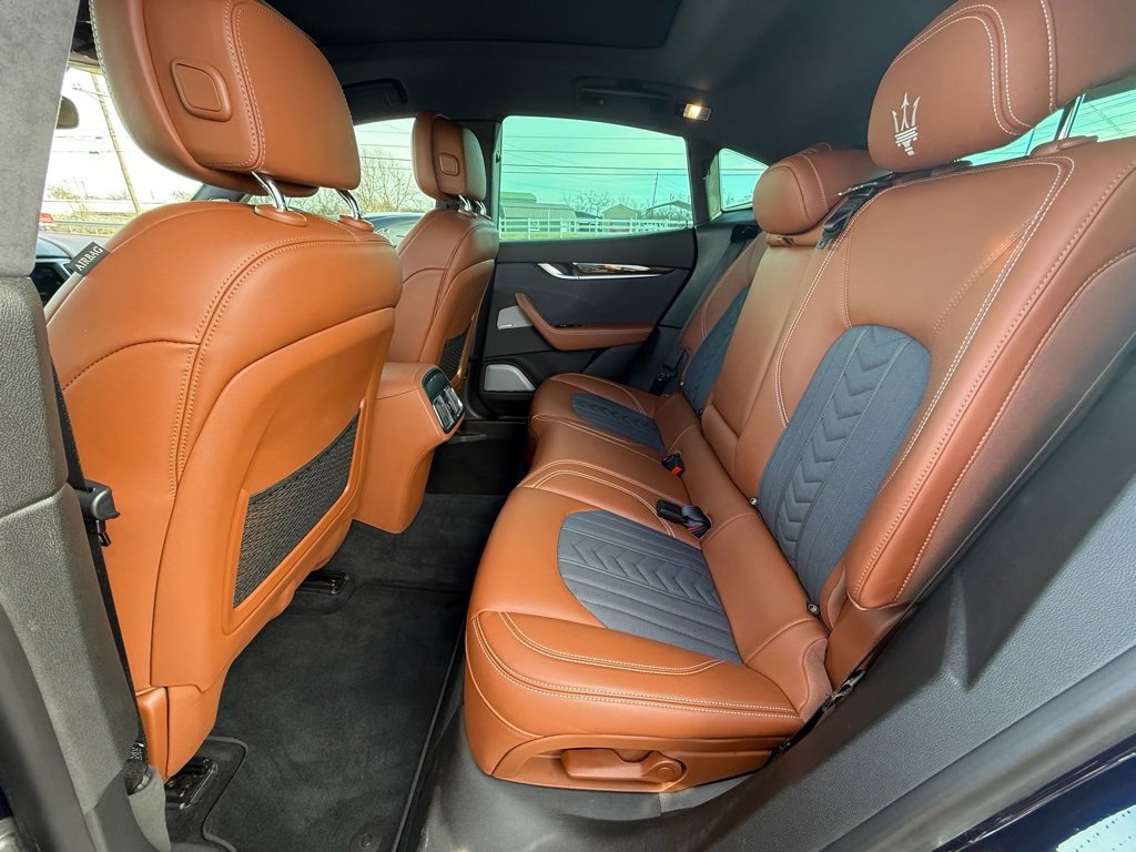 Used 2019 Maserati Levante GranLusso image 19