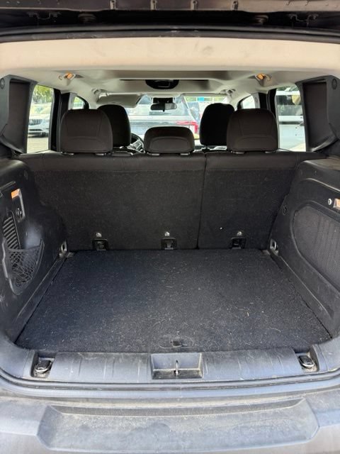 Used 2016 Jeep Renegade 75th Anniversary FWD image 10