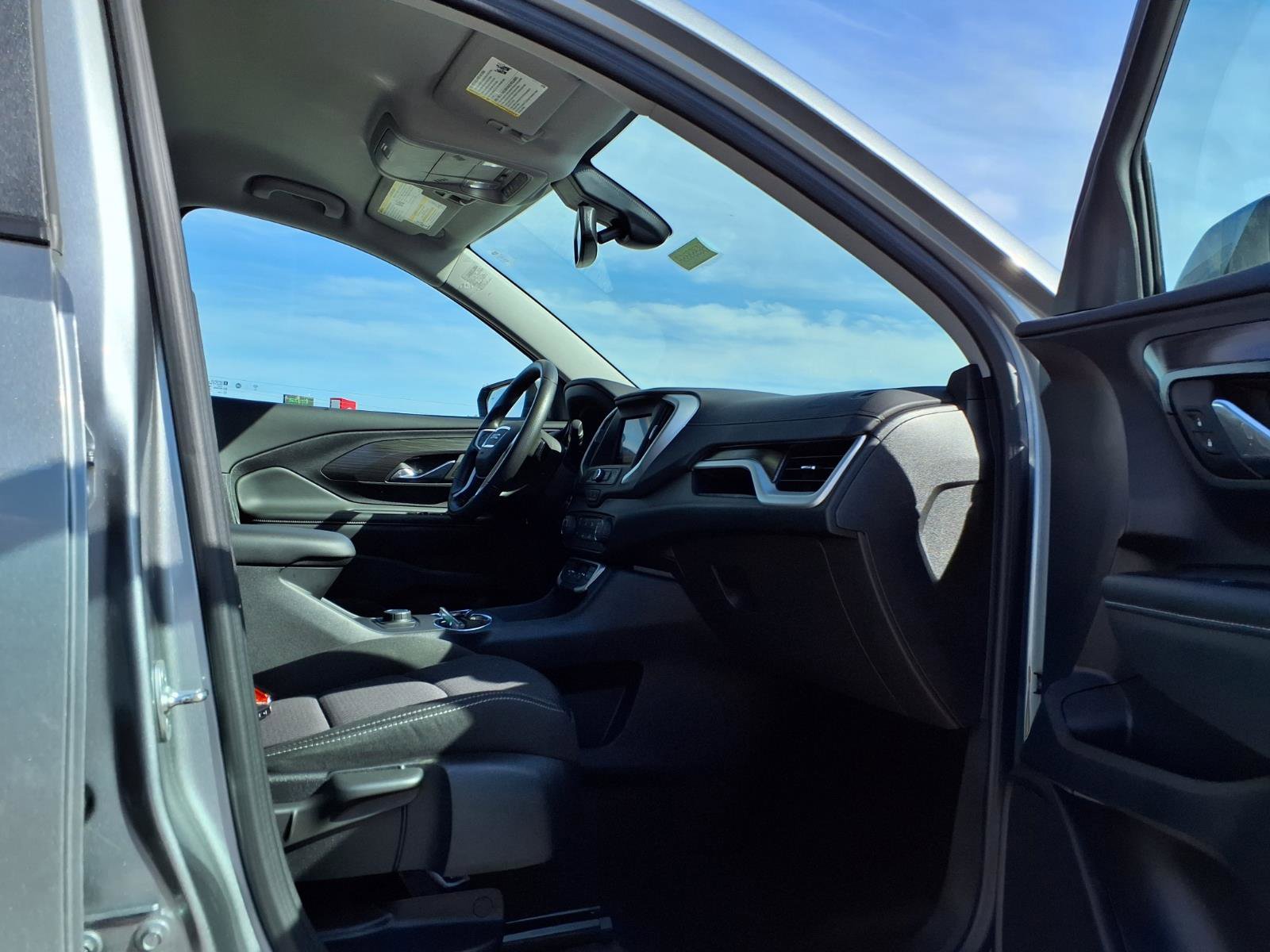 Used 2024 GMC Terrain SLE FWD image 27