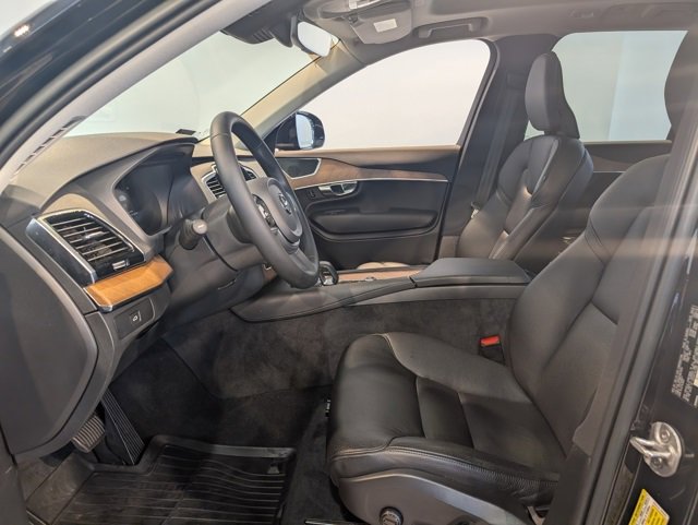 Used 2023 Volvo XC90 B5 Plus w/ Protection Package Premier image 7