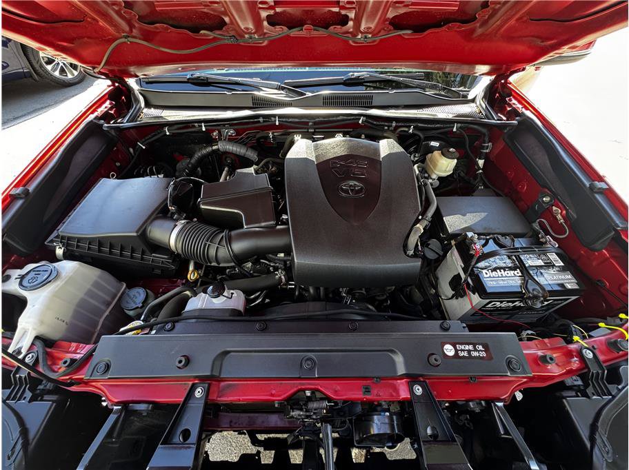 Used 2016 Toyota Tacoma TRD Sport AWD/4WD image 26