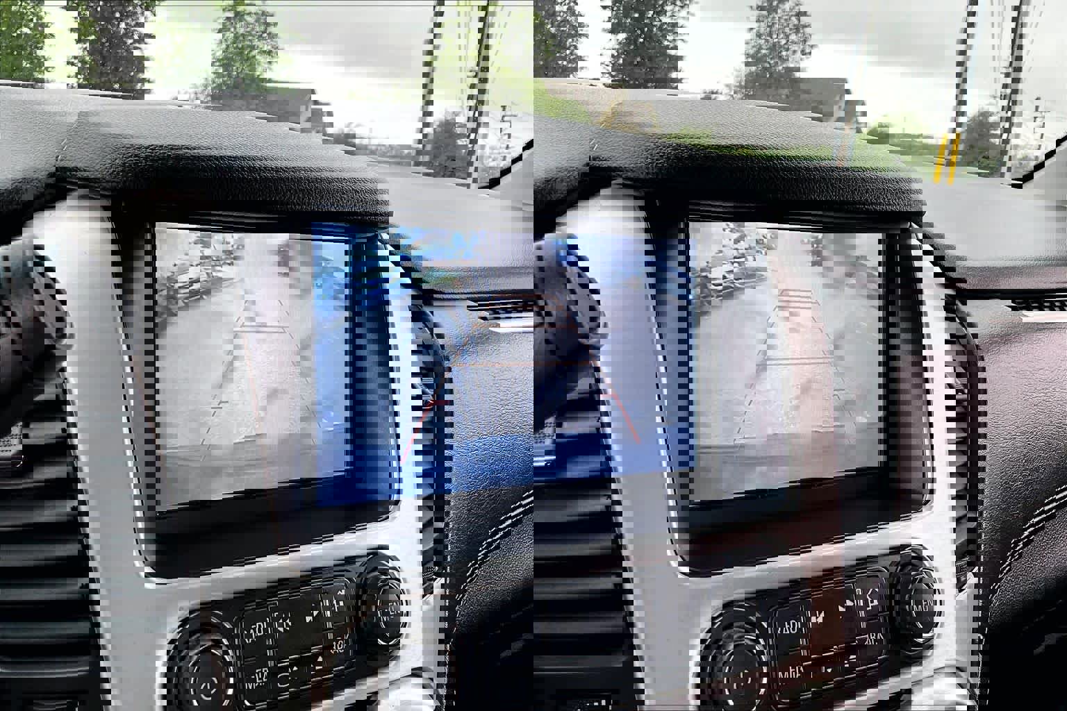 Used 2019 GMC Yukon SLT image 27