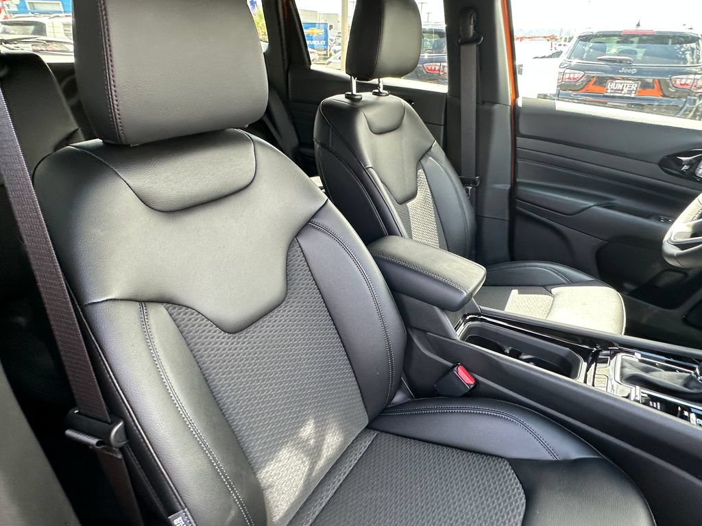 New 2026 Jeep Compass Latitude AWD/4WD image 14