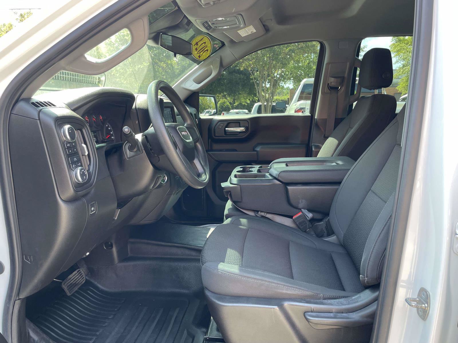 Used 2024 GMC Sierra 1500 Pro w/ X31 Off-Road Package AWD/4WD image 4