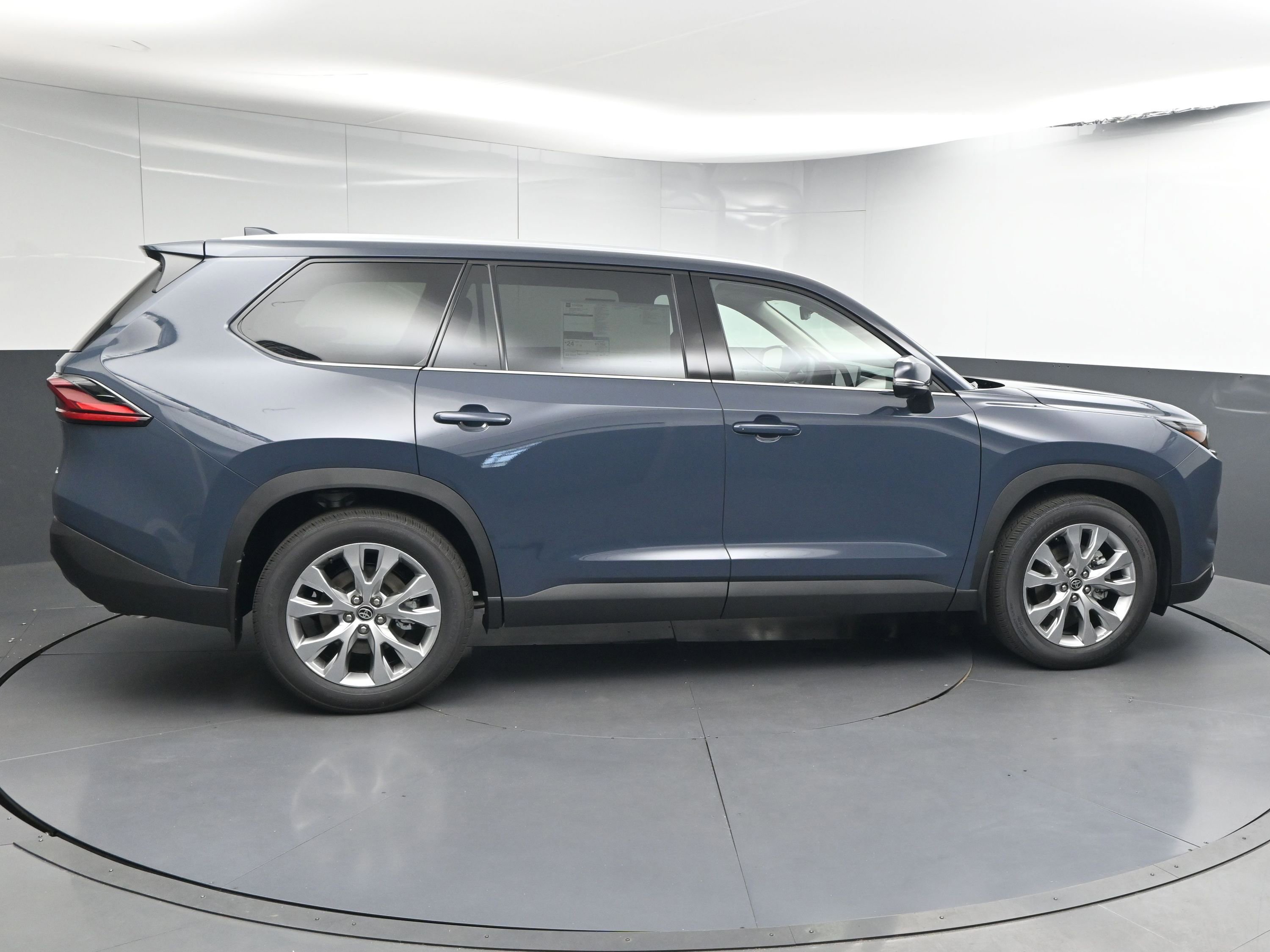 New 2026 Toyota Grand Highlander Limited image 9