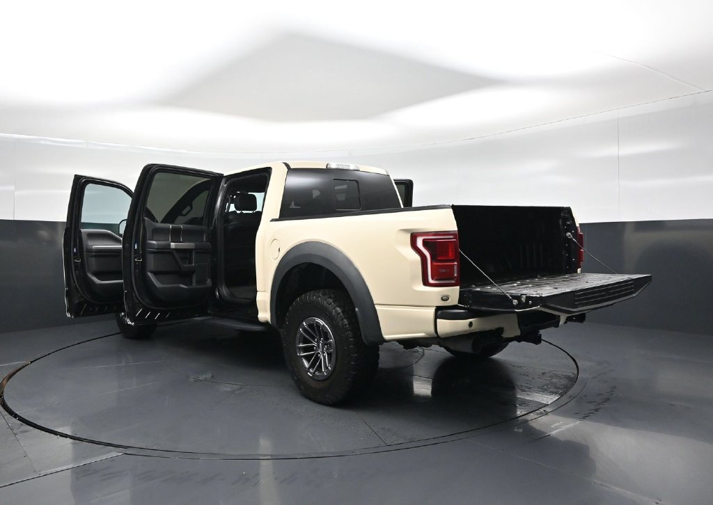 Used 2019 Ford F150 Raptor w/ Equipment Group 802A Luxury AWD/4WD image 32