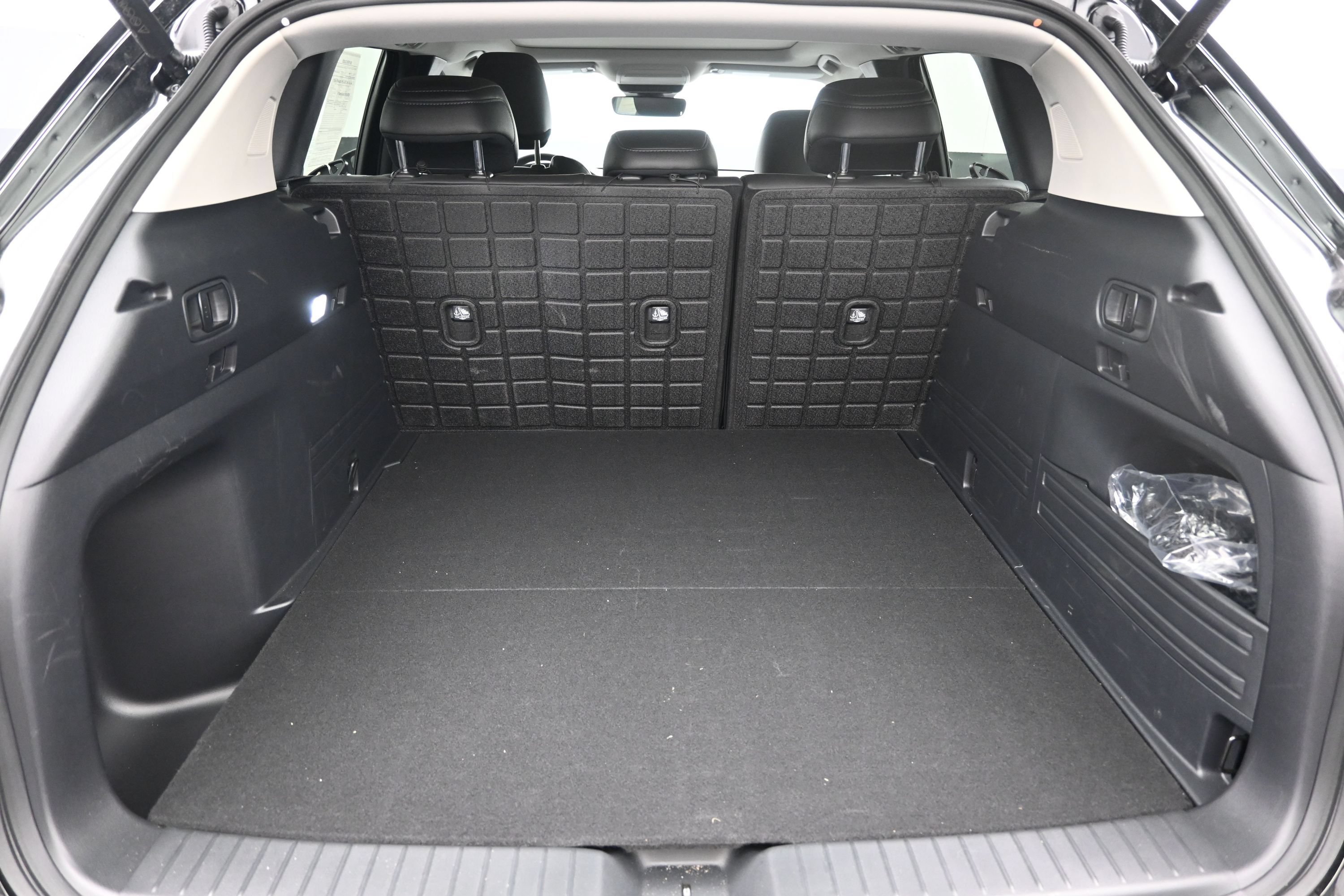 Used 2026 MAZDA CX-50 AWD 2.5 Hybrid w/ Cargo Package image 22