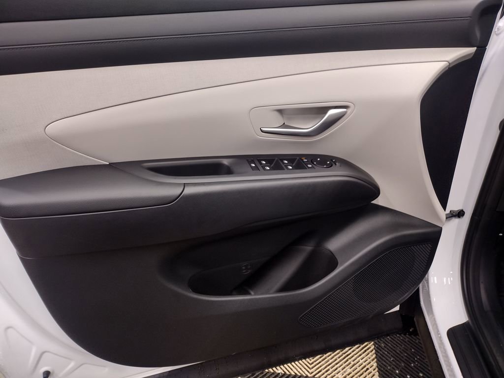 Certified 2022 Hyundai Kona SEL w/ Convenience Package image 28