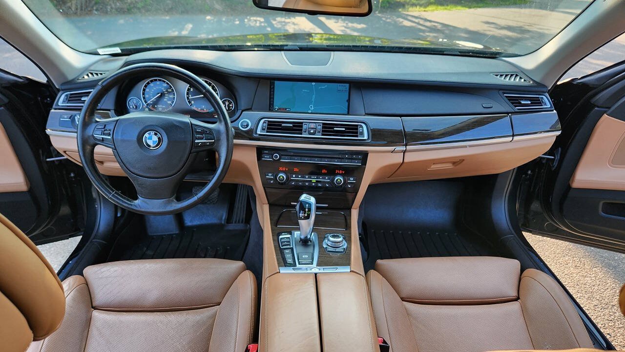 Used 2011 BMW 750Li xDrive AWD/4WD image 33