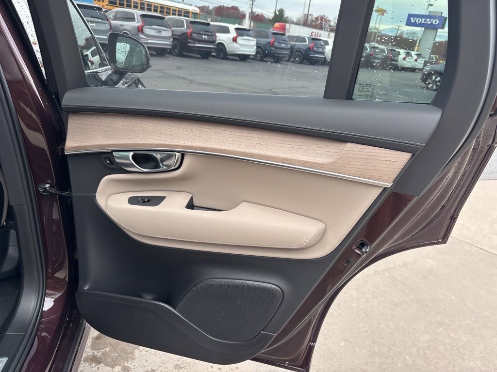 New 2026 Volvo XC90 B6 Plus w/ Protection Package Premier image 46