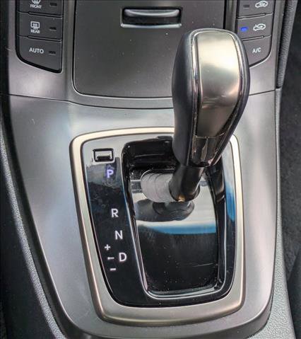 Used 2016 Hyundai Genesis 3.8 RWD image 13