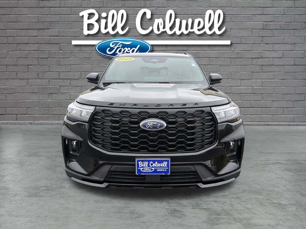 Certified 2025 Ford Explorer ST-Line w/ ST-Line Street Pack AWD/4WD image 10