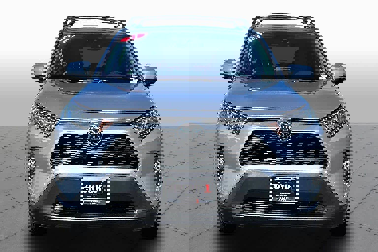 Used 2021 Toyota RAV4 XLE Premium FWD image 3