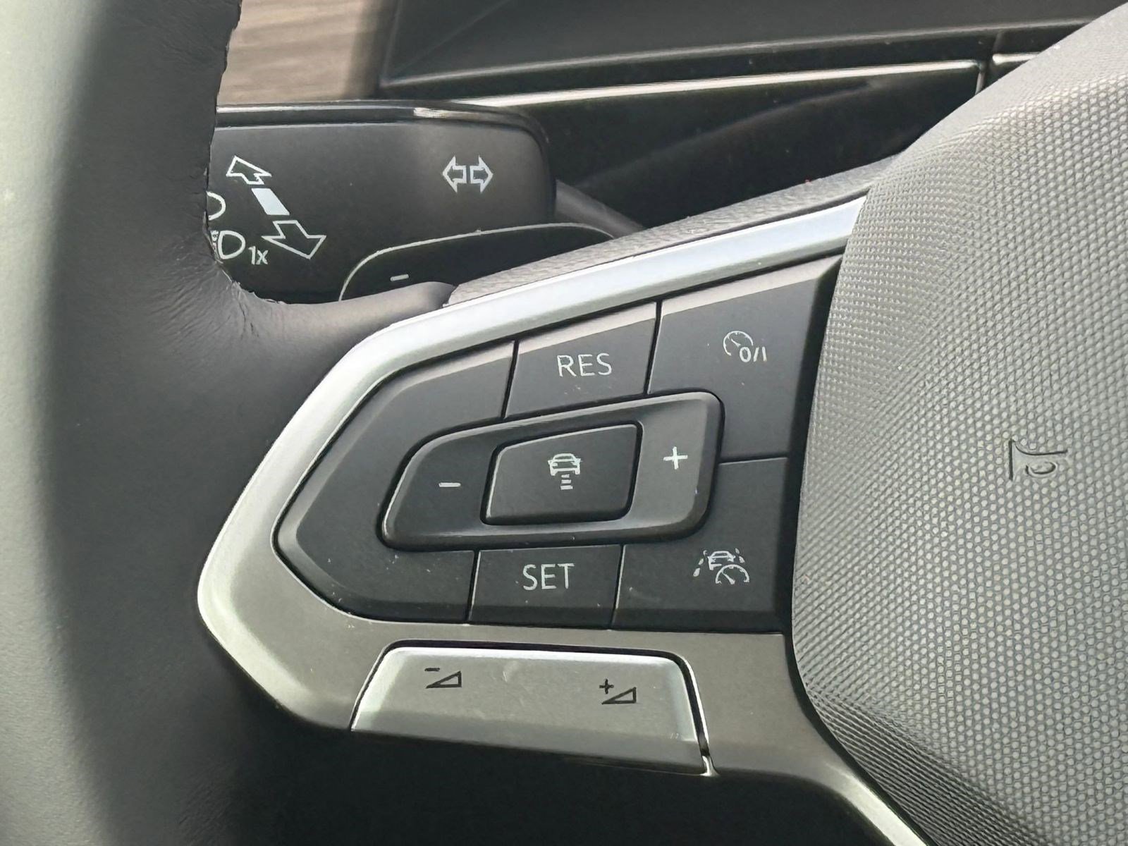 Certified 2026 Volkswagen Atlas SEL Premium R-Line AWD/4WD image 16