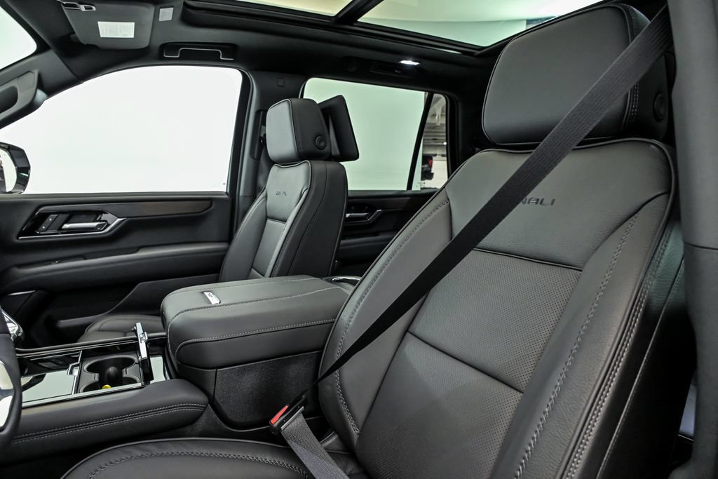 New 2026 GMC Yukon Denali w/ Denali Reserve Package AWD/4WD image 9