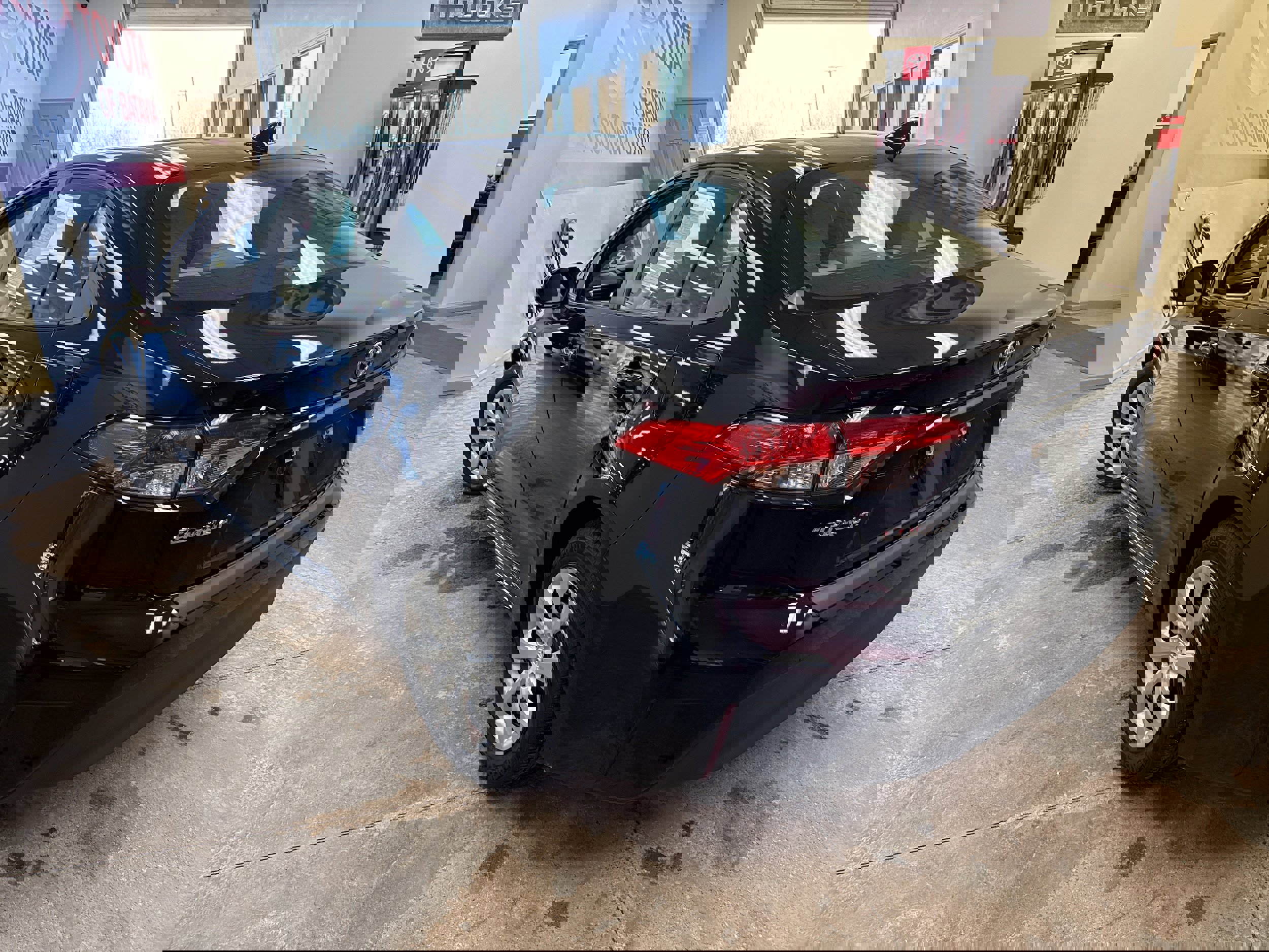 Used 2023 Toyota Corolla LE image 7