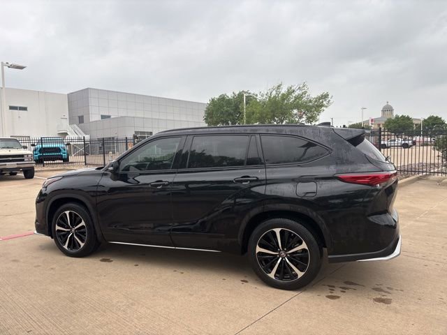 Used 2021 Toyota Highlander XSE image 8