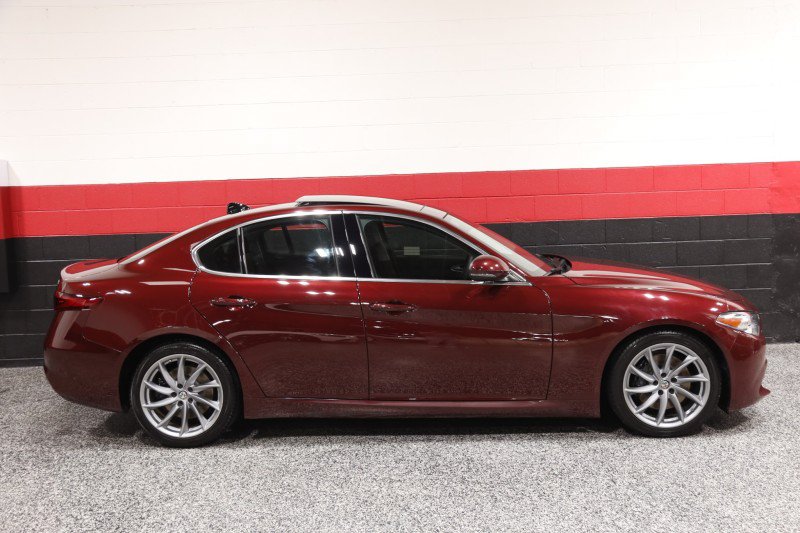 Used 2017 Alfa Romeo Giulia w/ Cold Weather Package RWD image 7
