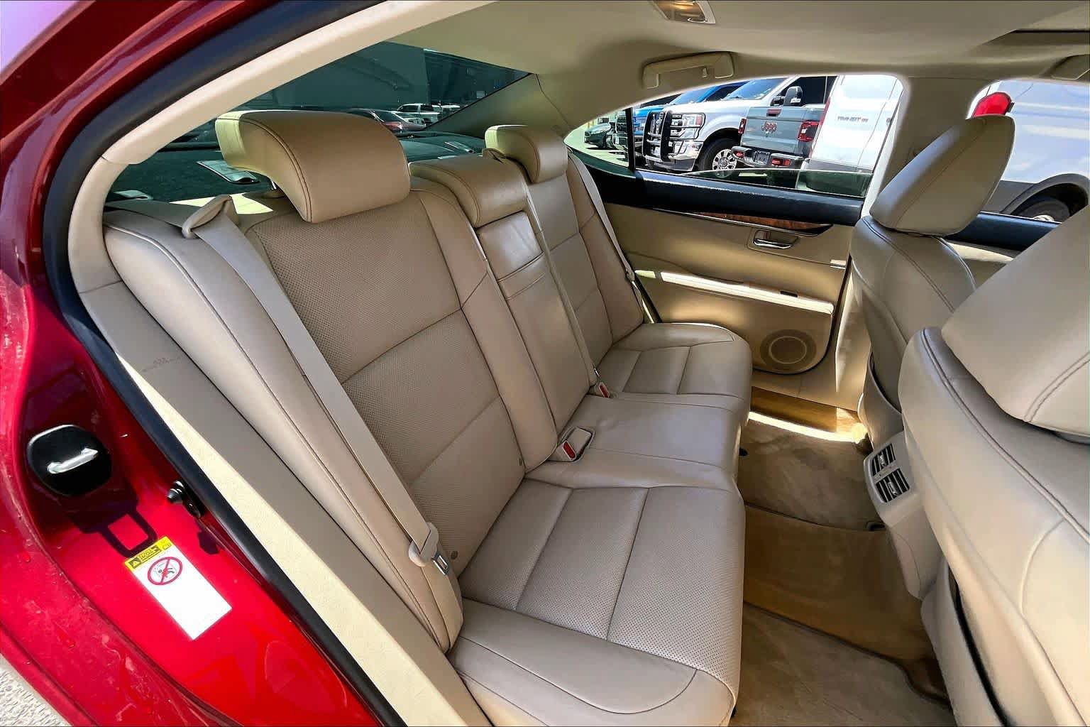 Used 2013 Lexus ES 350 w/ Luxury Pkg FWD image 18