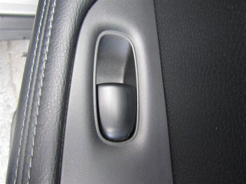 Used 2016 Nissan Rogue S image 35