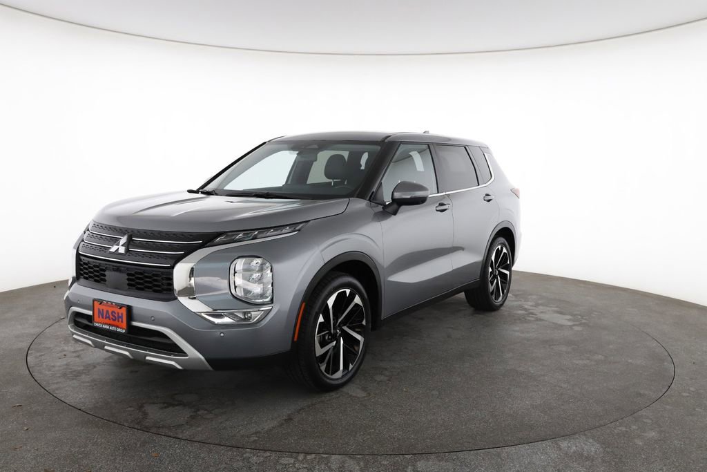 Used 2024 Mitsubishi Outlander SE image 5