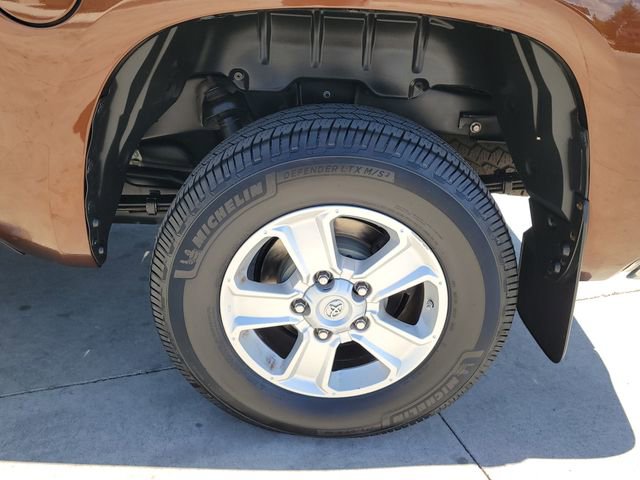 Used 2016 Toyota Tundra SR5 w/ SR5 Upgrade Package AWD/4WD image 13
