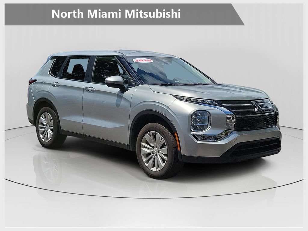 Used 2026 Mitsubishi Outlander ES FWD image 1