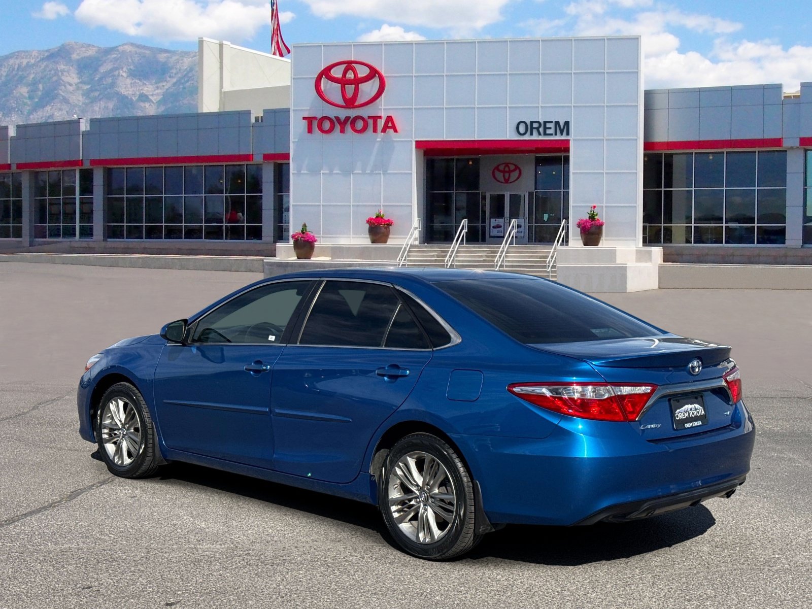 Used 2017 Toyota Camry SE w/ Protection Package (Q2) FWD image 5