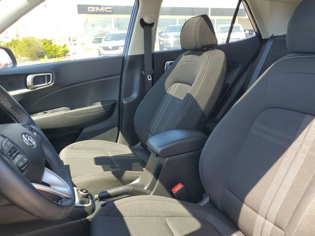 Used 2022 Hyundai Venue SEL FWD image 5