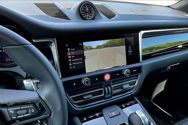 Used 2026 Porsche Macan image 14