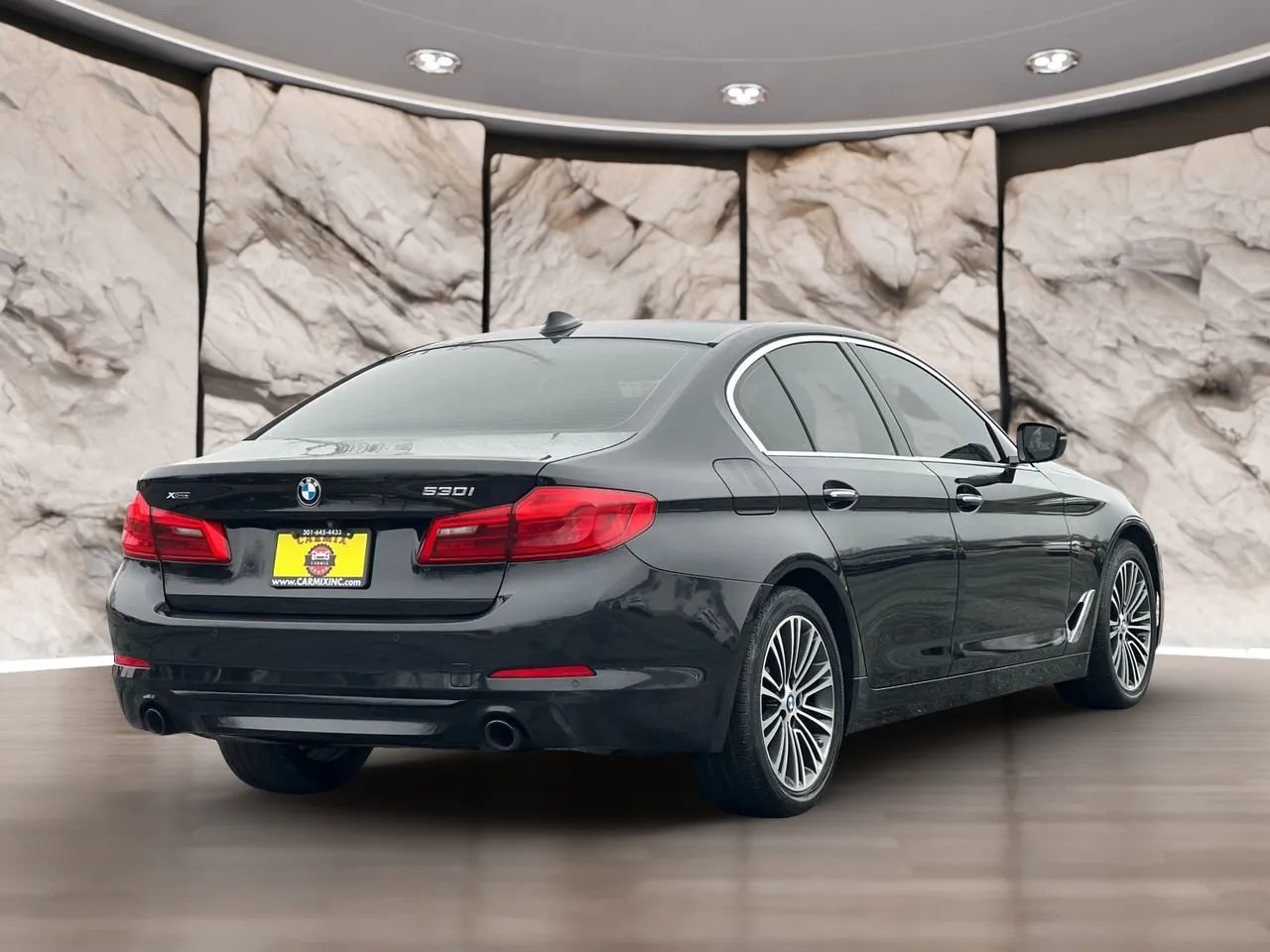 Used 2018 BMW 530i xDrive w/ Premium Package image 5