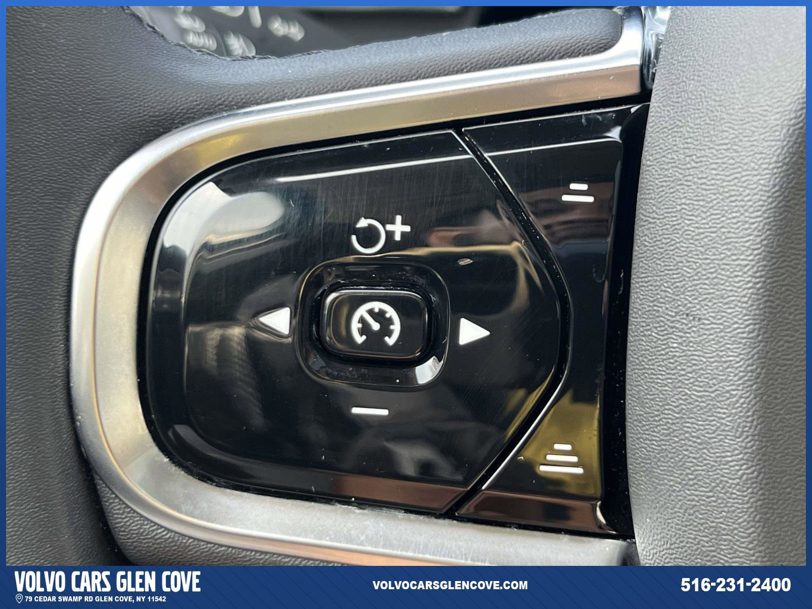 Used 2024 Volvo XC60 B5 Ultimate w/ Protection Package Premier image 21