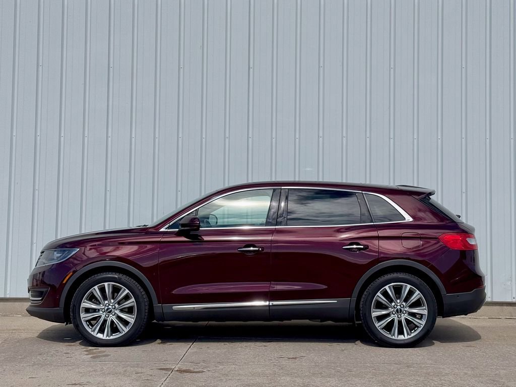 Used 2017 Lincoln MKX Reserve w/ Driver Assistance Package image 3