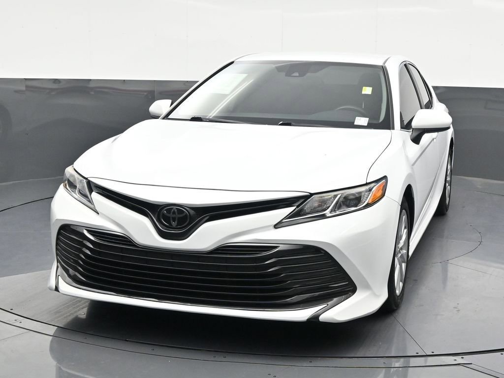 Used 2019 Toyota Camry LE FWD image 9