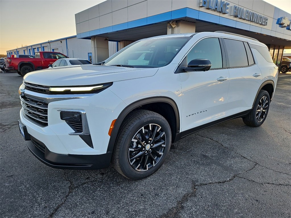 New 2026 Chevrolet Traverse LT