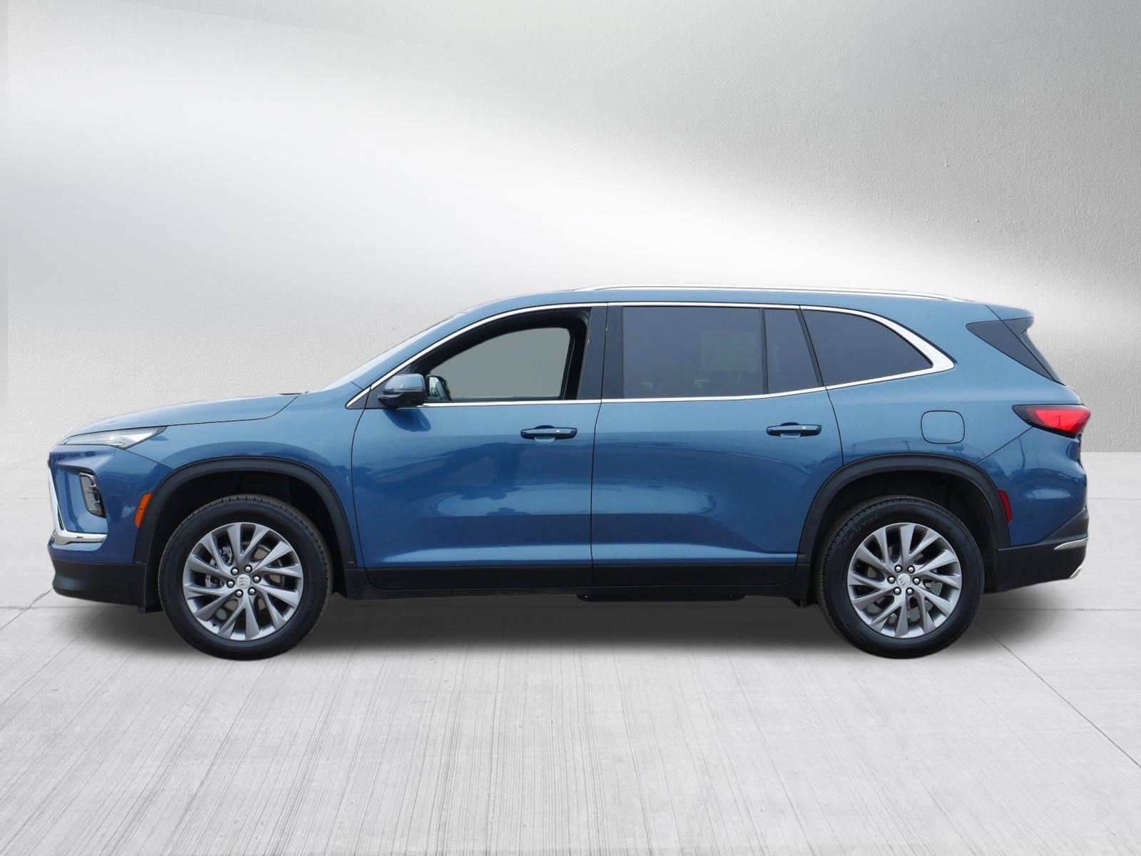 Certified 2025 Buick Enclave Preferred image 4