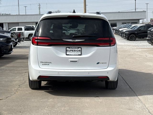 Used 2024 Chrysler Pacifica Pinnacle image 4