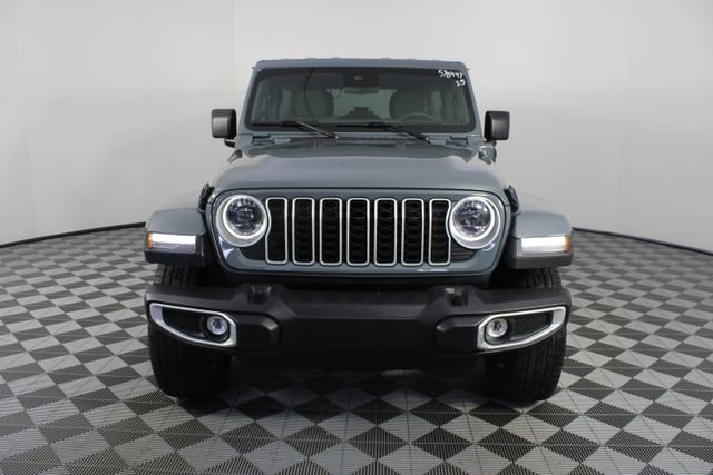 Used 2025 Jeep Wrangler Unlimited Sahara image 25