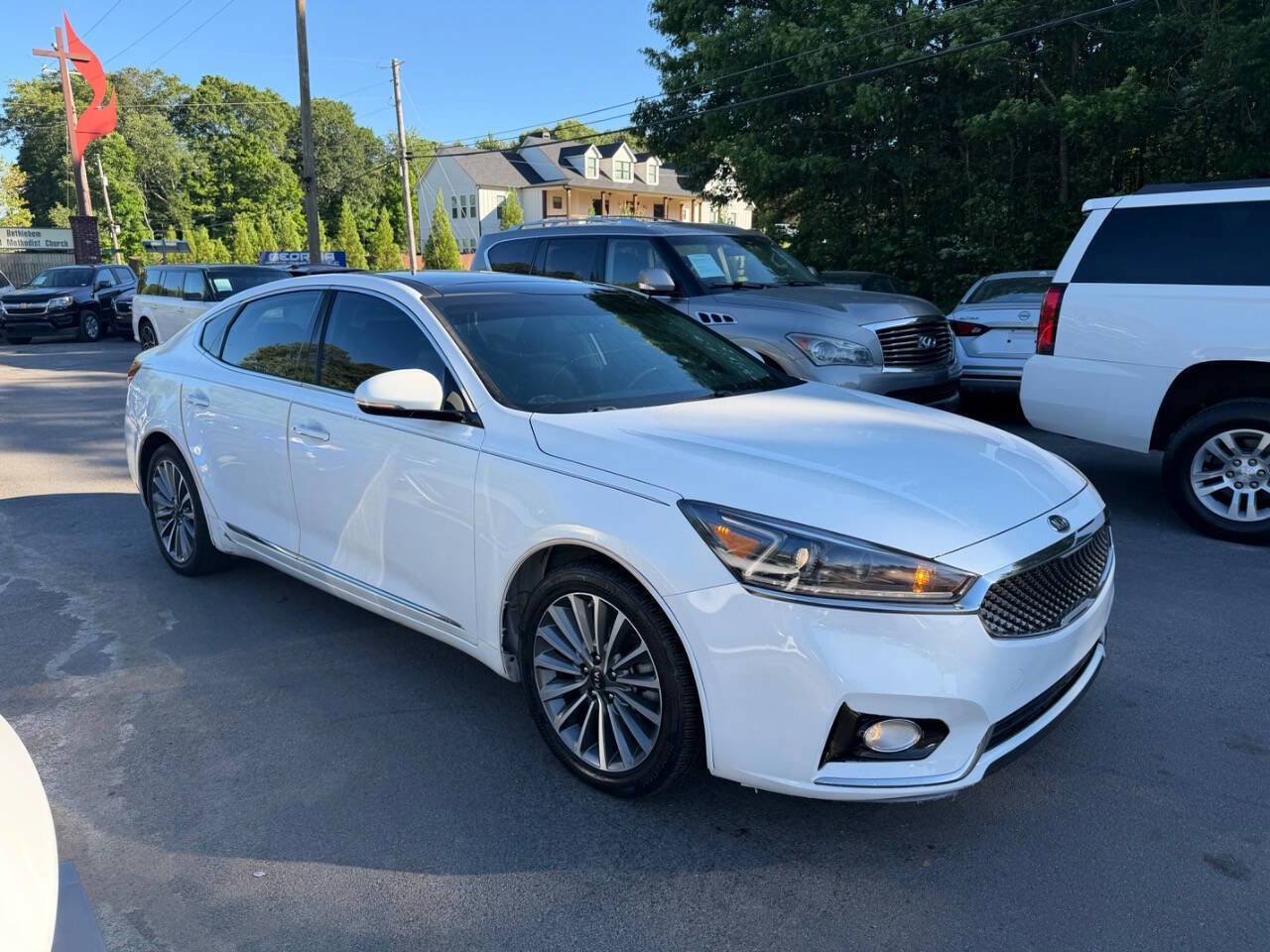 Used 2017 Kia Cadenza Premium w/ Luxury Package FWD image 3