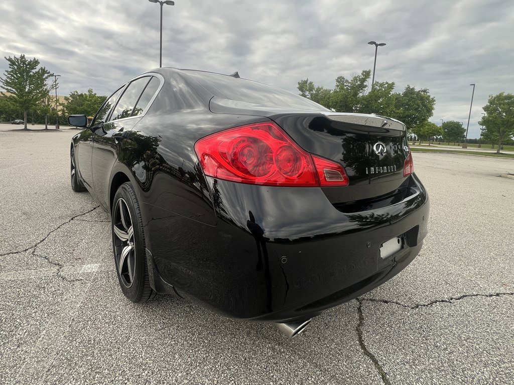 Used 2011 INFINITI G37 x Sedan w/ Premium Pkg AWD/4WD image 3