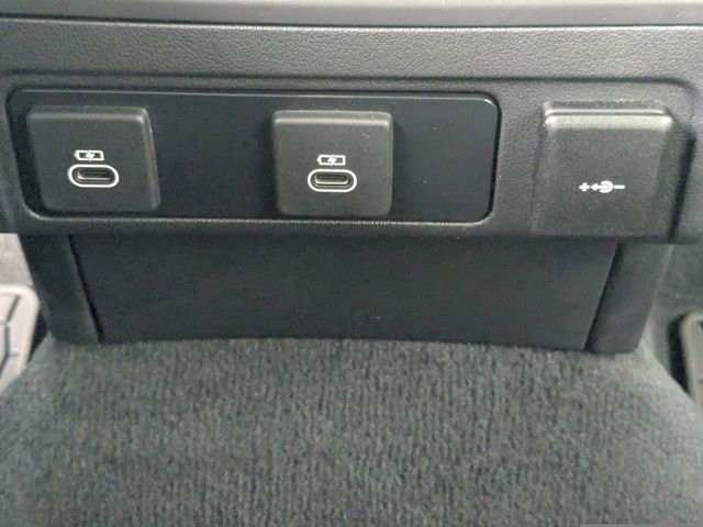 Used 2026 Jaguar F-PACE R-Dynamic S image 13