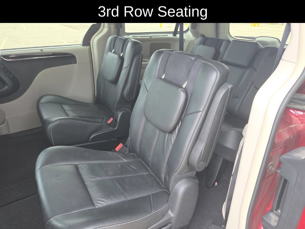Used 2012 Chrysler Town & Country Limited w/ Luxury Group FWD image 11